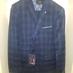 Men's 3 Piece Suit 44L 38W Brand New